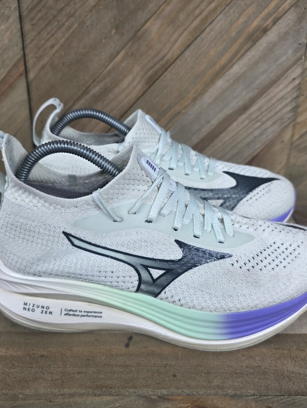 Mizuno Neo Zen Womens Athletic Running Shoes Size 9 White Mint Purple.